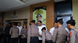 Kapolda Sulsel Pimpin Apel Bersama Dirangkaikan Halal Bihalal dalam Rangka Memperkuat Soliditas Personel